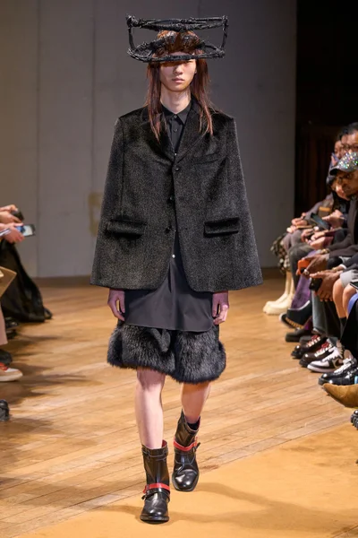Look 30